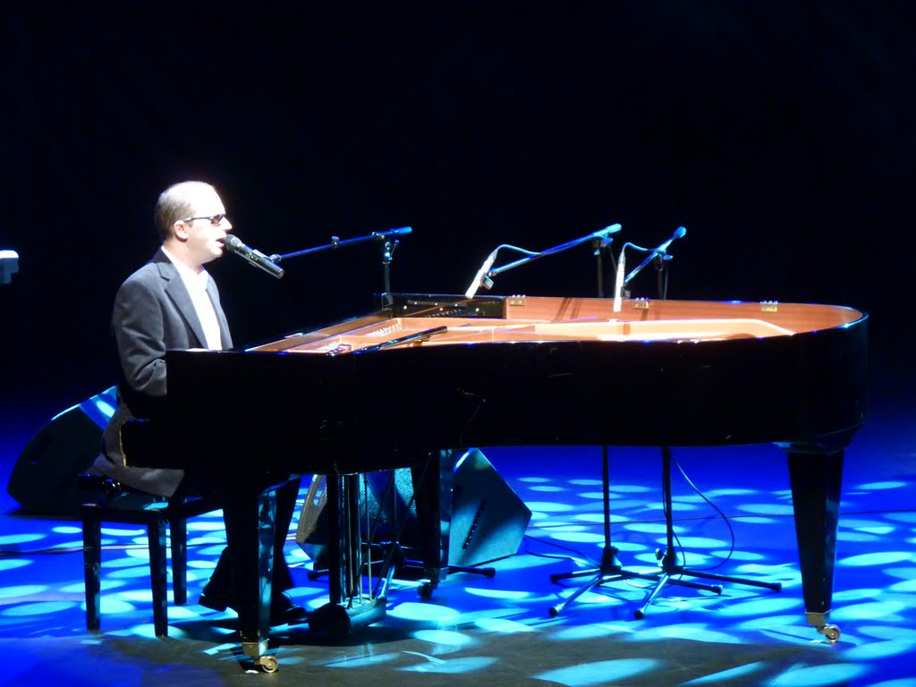 frederic lamory au piano. 